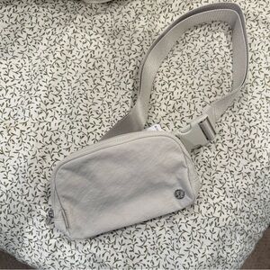Lululemon Everyday Belt Bag, White 1L